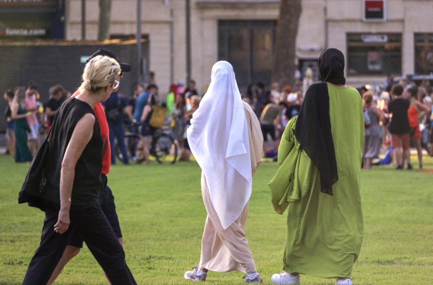 Port de l’abaya à l’école : le Conseil d’Etat rejette un nouveau recours contre l’interdiction