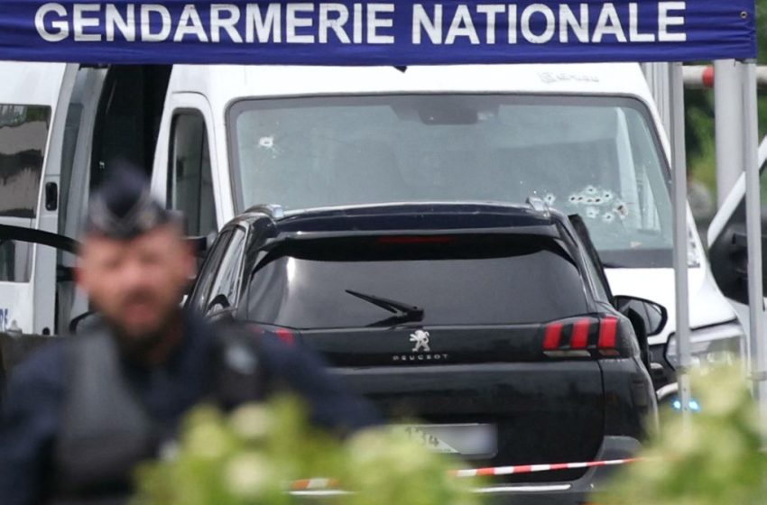 Attaque d’un fourgon pénitentiaire : un hommage prévu et un blocage en suspens